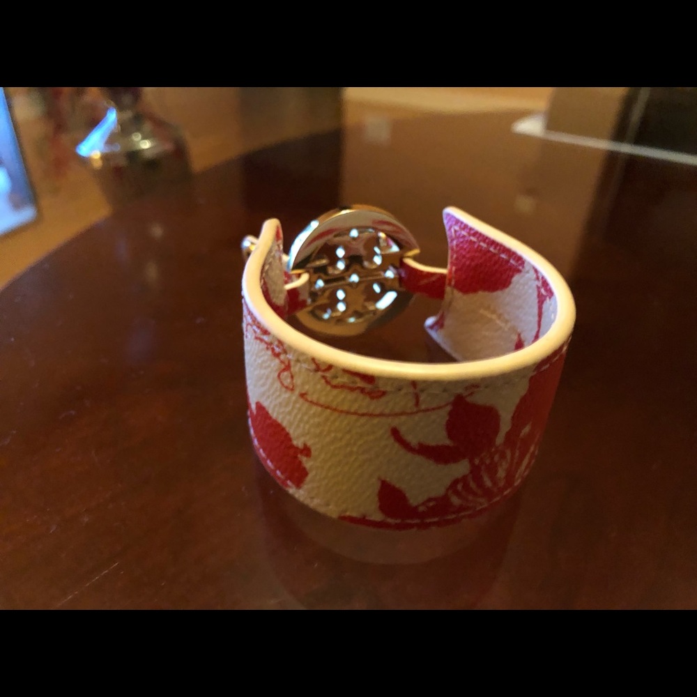 TORY BURCH Orang floral Reva Logo Leather Cuff Bracelet - Picture 8 of 13